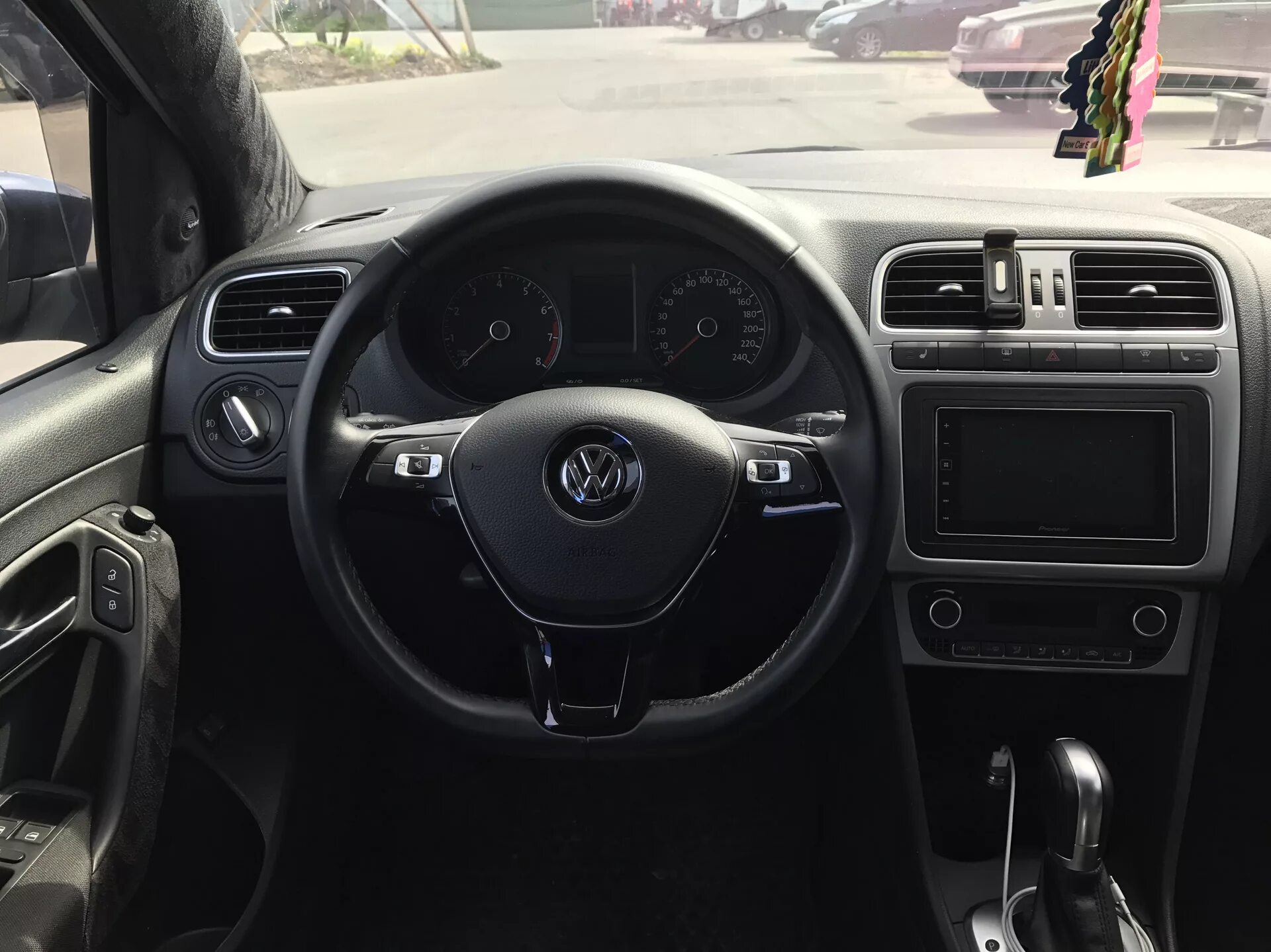 Volkswagen Polo 2014 Торпедо. Volkswagen Polo 2014 торпеда. Торпедо Фольксваген поло седан. Торпедо VW Polo sedan 2014. Поло торпедо