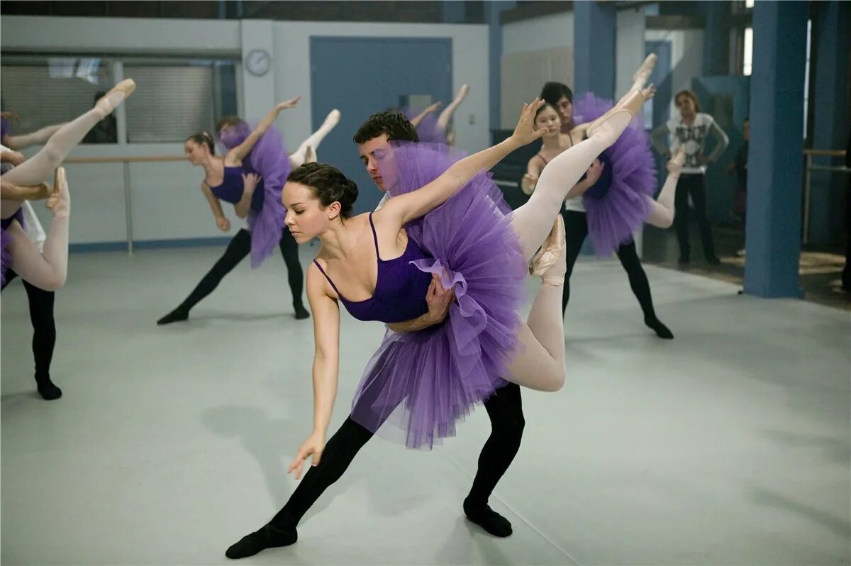 Что нужно сдавать на танцы. Танцевальная Академия (2010). Катрина Кармаков танцевальная Академия.