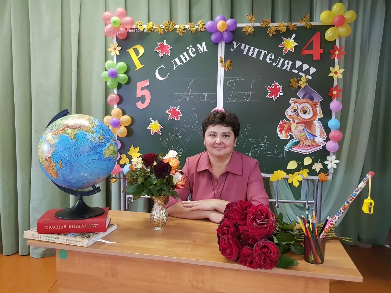 Проведение дня учителя. Украшения на день учителя. украшение школы ко дню учителя. украшение класса на день учителя. идеи для украшения класса на день учителя.