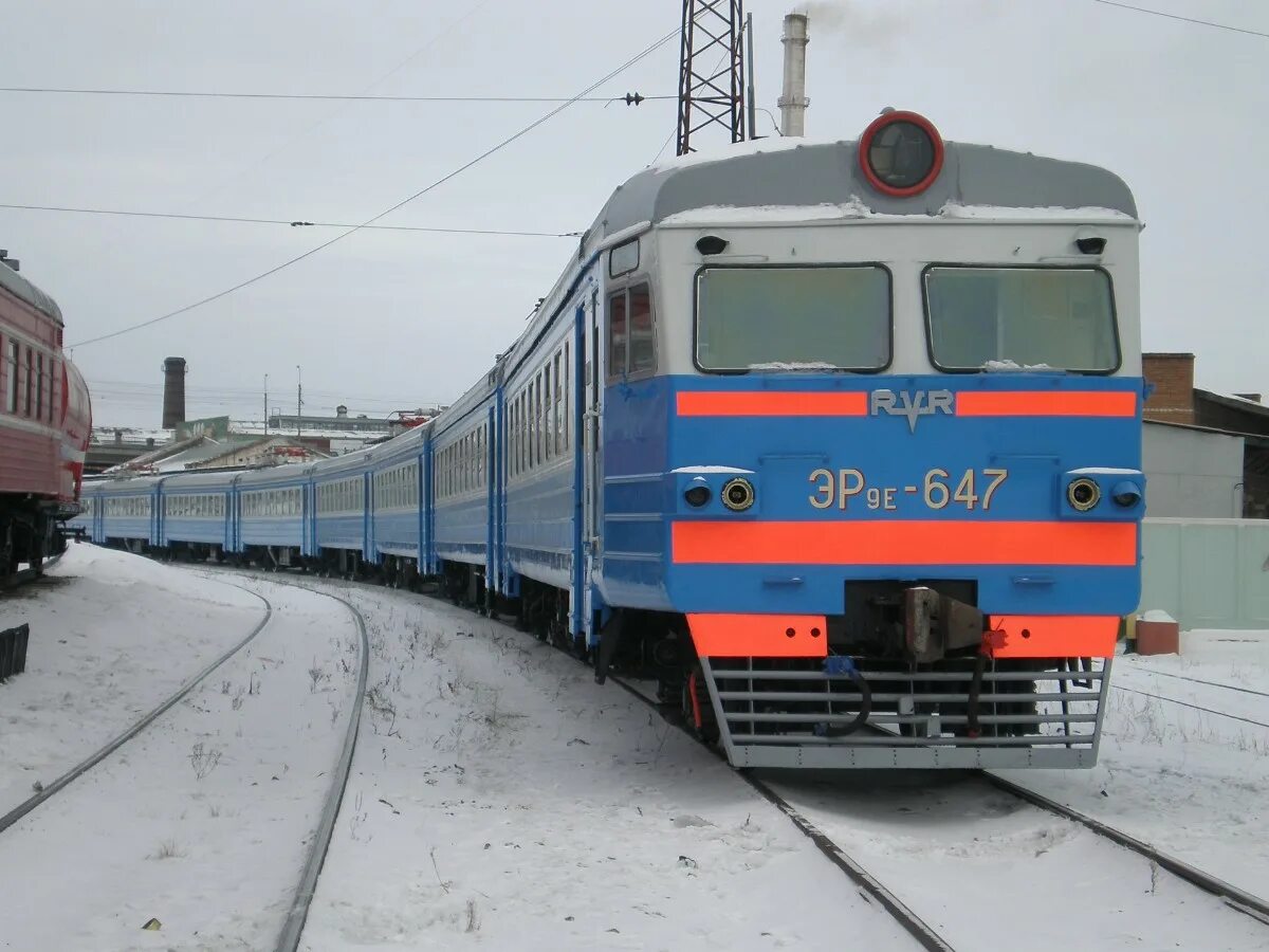 Электропоезд эр9е. Эр9мк 570. Эр9 гжд. Электричка эр9м. Эр9 электропоезд.