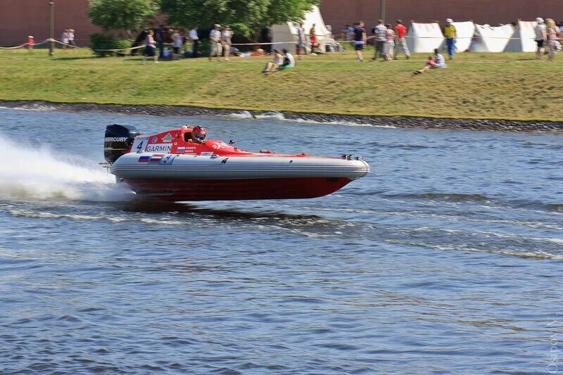 СН 250 водно моторный спорт. Спортивные моторные лодки. Двухместная спортивная лодка. Катера водно-моторный спорт.