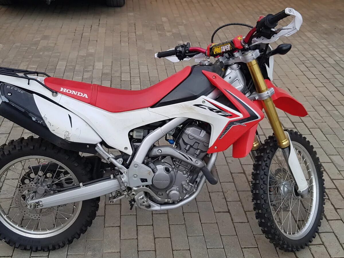 Куплю эндуро б у. Honda 250 Enduro. Honda CRF 250 эндуро. Honda XR 250 эндуро. Мотоцикл Хонда 250 кубов эндуро.