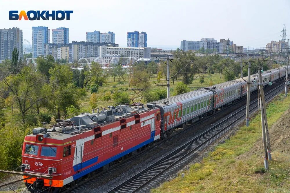 Станция Волгоград 1. Волгоград 1 РЖД. Пассажирский поезд. Российские поезда.