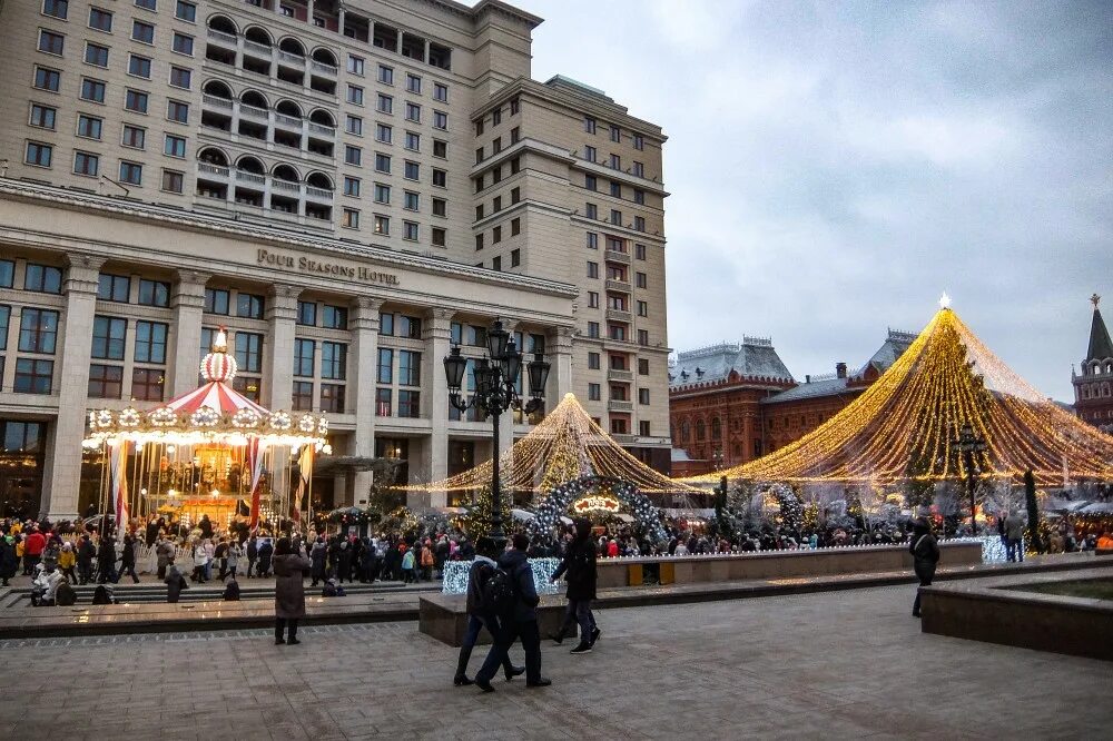 Охотный ряд москва манежная площадь фото. Охотный ряд Москва Манежная площадь. ТЦ Манежная площадь Москва. Манежная площадь Москва 2023. Торговый комплекс на Манежной площади.