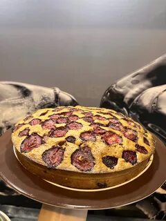 Рецепт шарлотки с клубникой в духовке