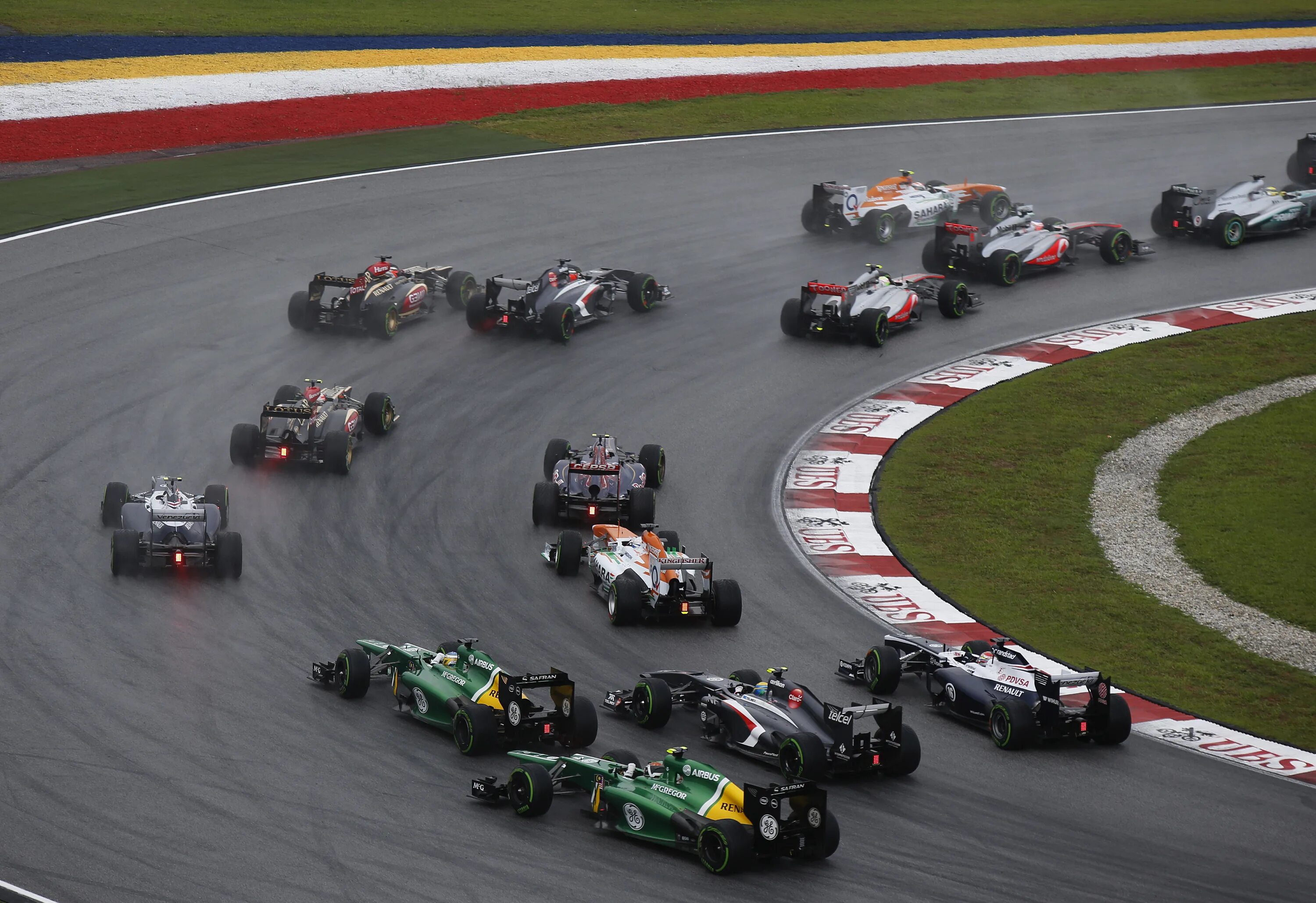 F1 2013. F1 2013 start Malaysia. F1 Formula Arena. MCLAREN f1 2013.