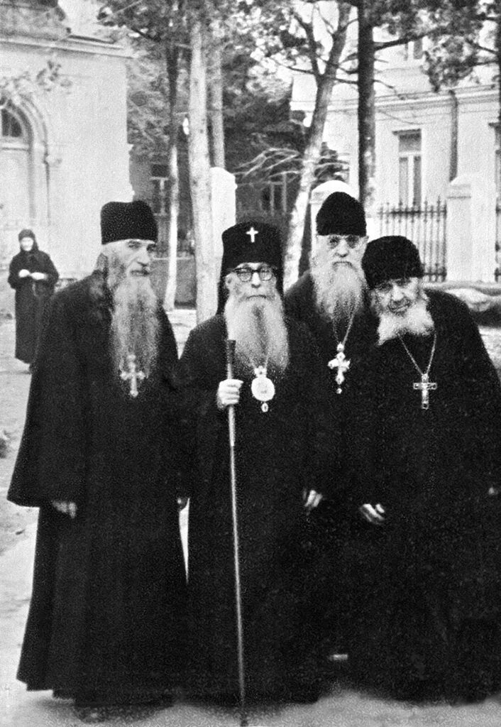 серафим романцов схиархимандрит. афон карули отшельники. где жили старцы. отец николай гурьянов. монах отшельник самара.