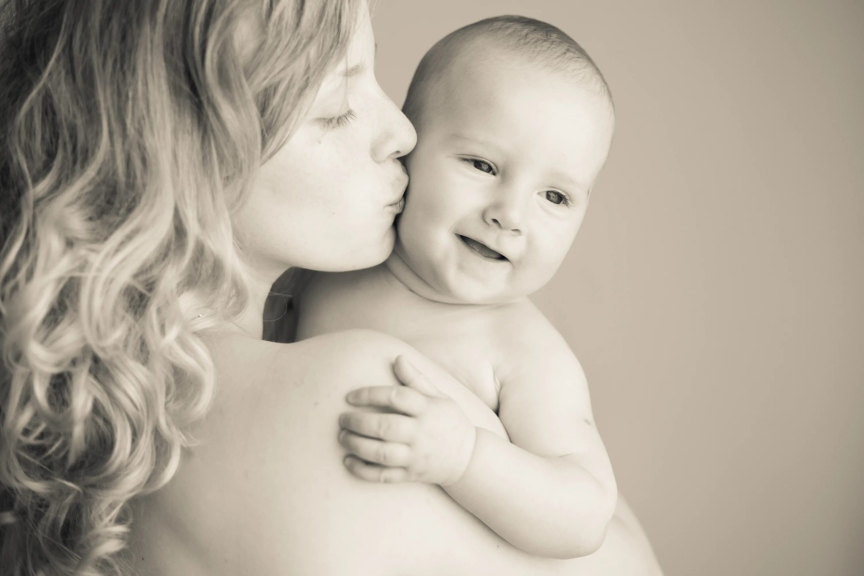 Модная мамочка. Вместо дочери я. Вместо дочери я. Rental mommy. Необычная фотосессия мамы и дочки.