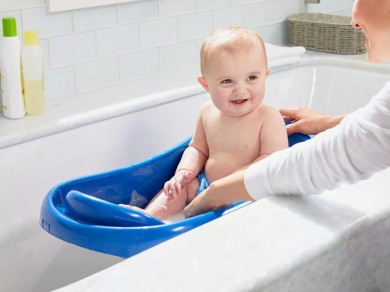 Child bath. Ванна Happy Baby Bath Comfort. Ванночка для грудничка. Baby Bathing. Седативные ванны для грудничков.