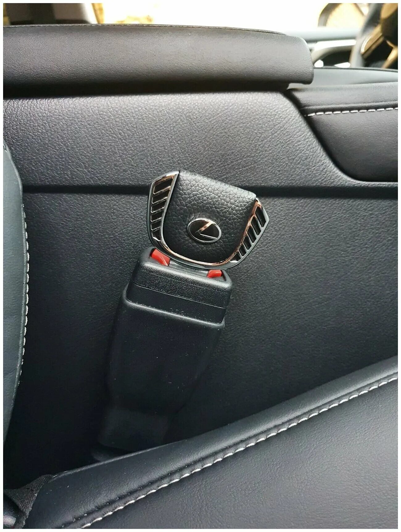 Seat Belt Guard заглушка. Заглушка ремня безопасности Лексус. Заглушки ремня безопасности БМВ. Заглушка ремня безопасности артикул Airline.