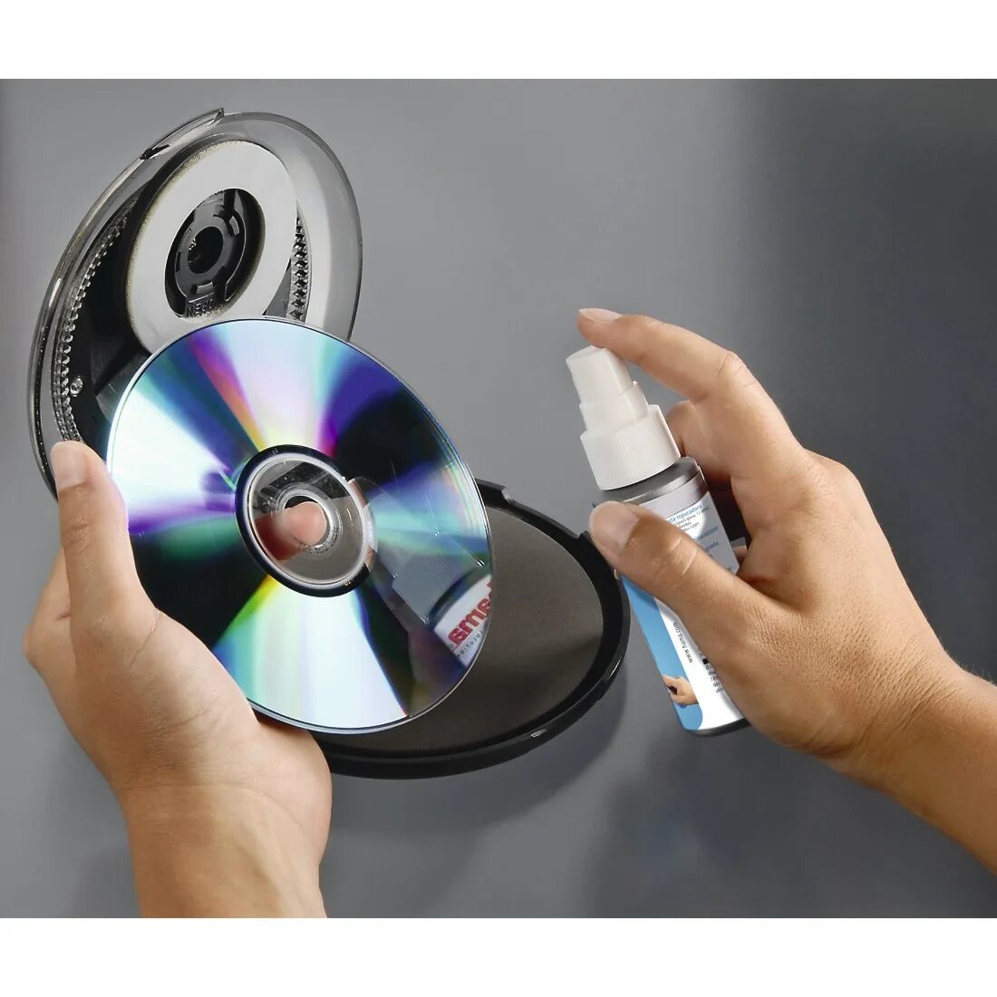 Сд диск в машину. Hama h-51488. машинка для полировки sd dvd дисков. полировка компакт дисков. сд диск.