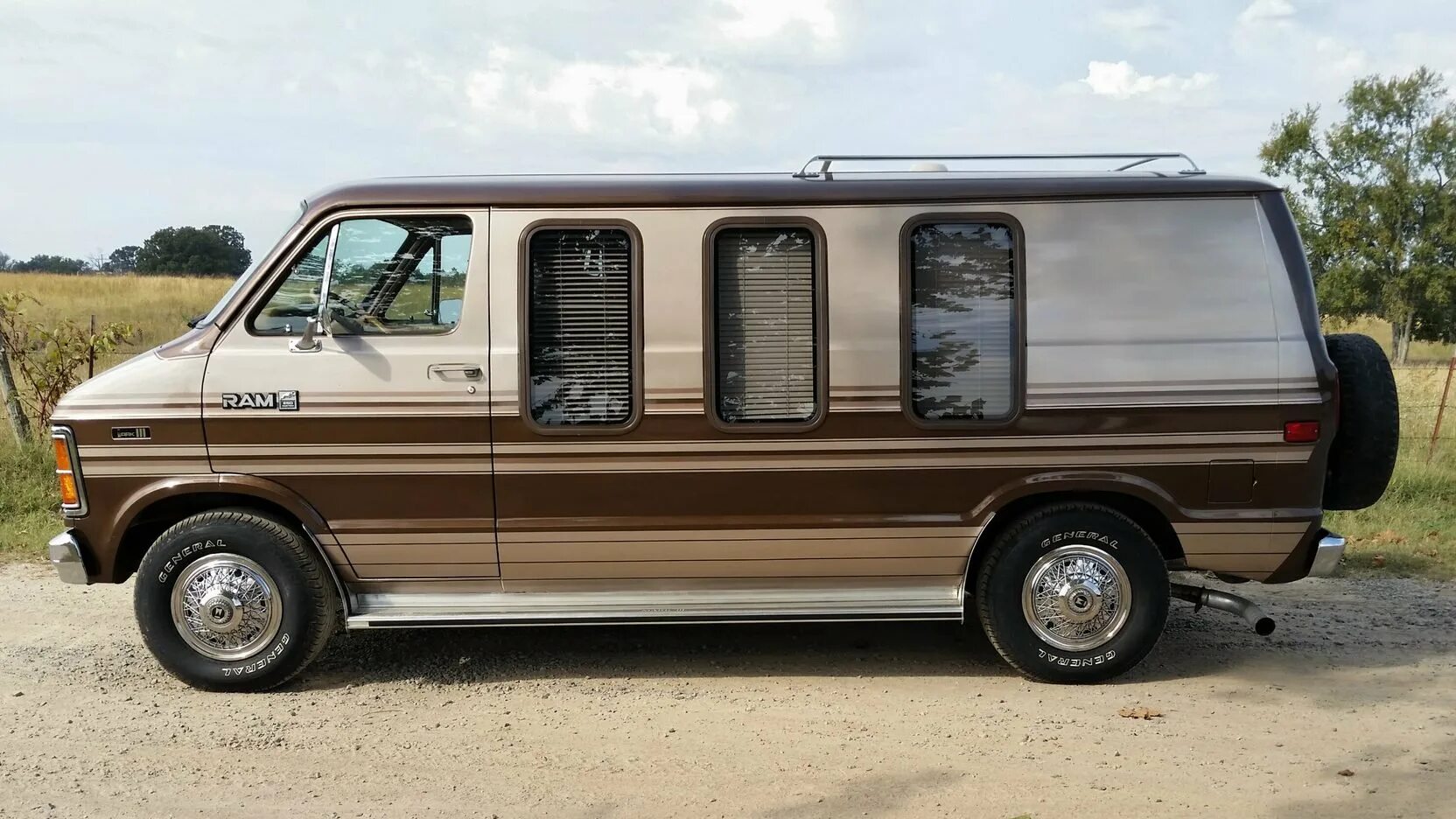 Додж микроавтобус. Dodge ram van 250. микроавтобус dodge ram van. dodge ram van 1985. dodge ram 250 микроавтобус.