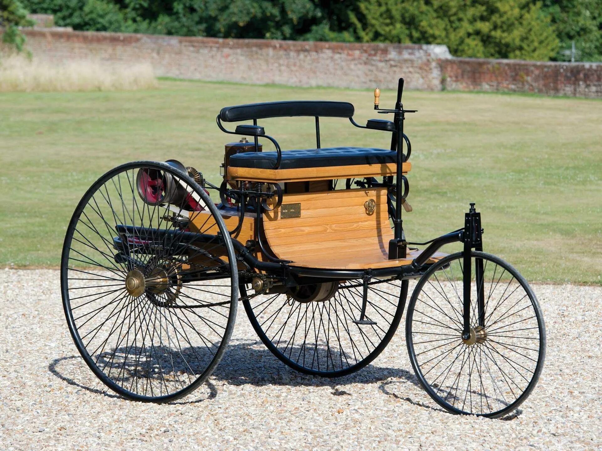 Benz Patent-Motorwagen 1886 двигатель. Benz Patent-Motorwagen 1886 года. Первые автомобили называли