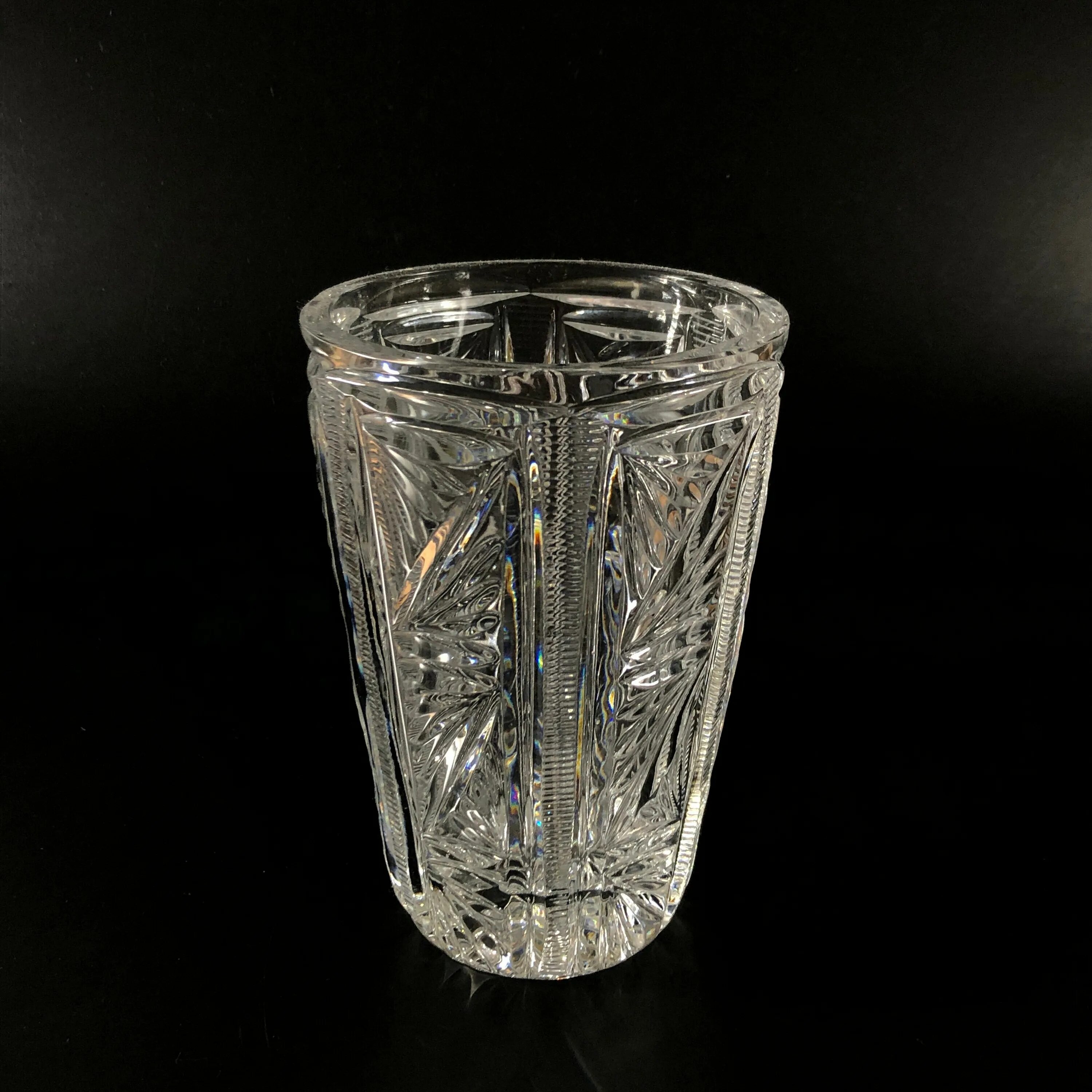 Хрустальная ваза кристалл дятьковский завод. Напольные хрустальные вазы. Хрустальные вазы. Хрустальные вазы для цветов. Ваза nachtmann sphere 95638.