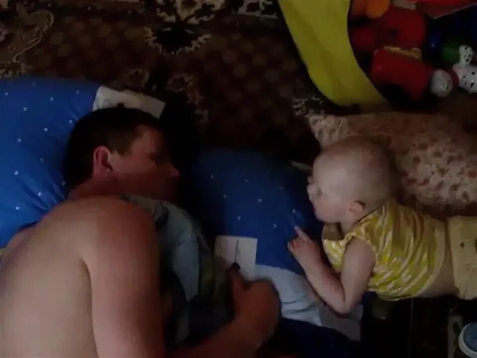 день отца в 2022 разговоры о важном. видео серьезный разговор отца с дочкой. группа союз разговор отца с сыном. маленькая дочь ругается с отцом. видео разговор с папой.