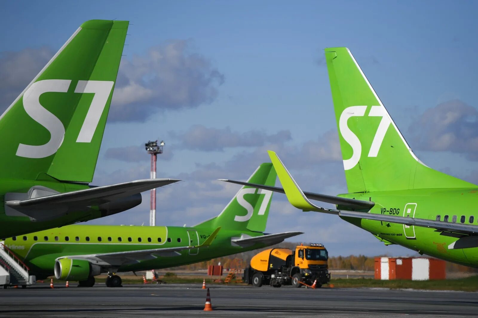 S7 airlines россия. Самолёты авиакомпании s7 Airlines. Самолет эссевен. Российские авиакомпании s7. Самолет s7.