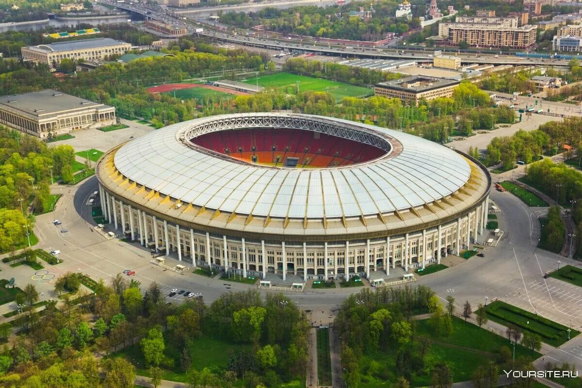 Стадион олимпийский арена. Олимпийский комплекс Лужники Москва. Стадион Лужники Москва. Олимпийский комплекс Лужники стадион. Лужники Арена Москва.