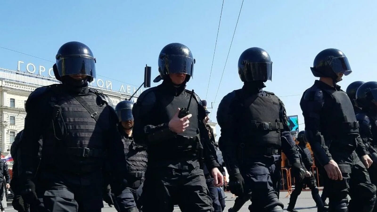 Алтайский омон. Омон росгвардии. Омон на мероприятие. Массовые мероприятия полиция. Пазик омон.