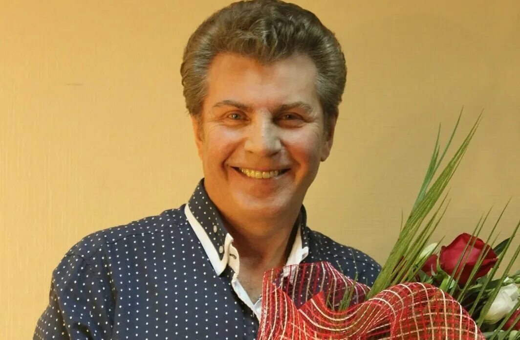 Самый известный фантазер. Самый известный фантазер. Самый известный фантазер. Фантазёр песчаная картина задира. Самый известный фантазер.