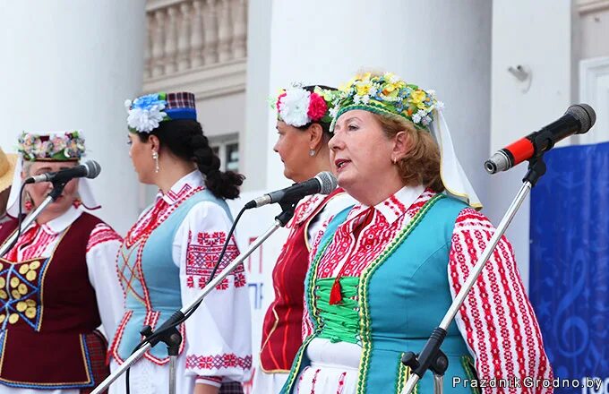 Слушать белорусское национальное радио. Белорусский ансамбль кыржанок. Ансамбль Латвии. Картинки ансамбли Белоруссии. Белорусские песни.