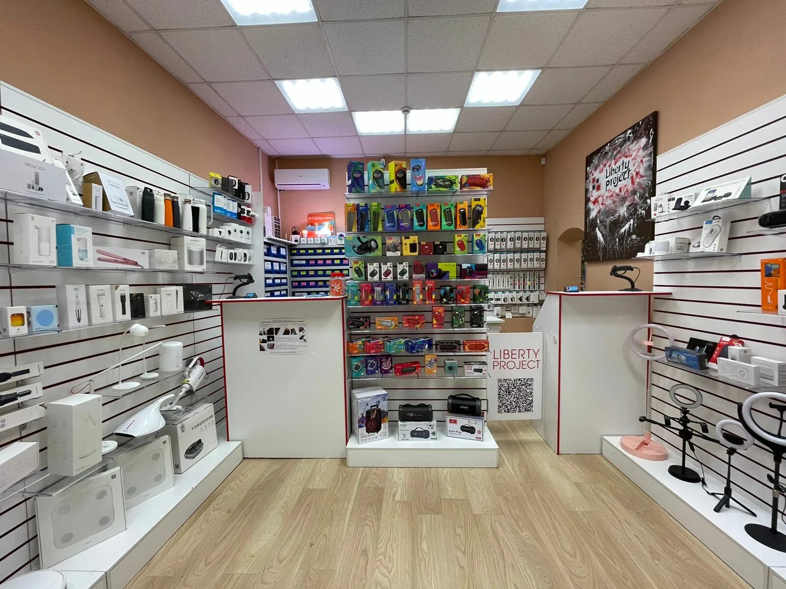 Ангелина стипиди фото. Проджект краснодар. Проджект краснодар. Либерти запчасти для сотовых. Liberty краснодар.