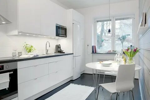 Белая кухня какие стены