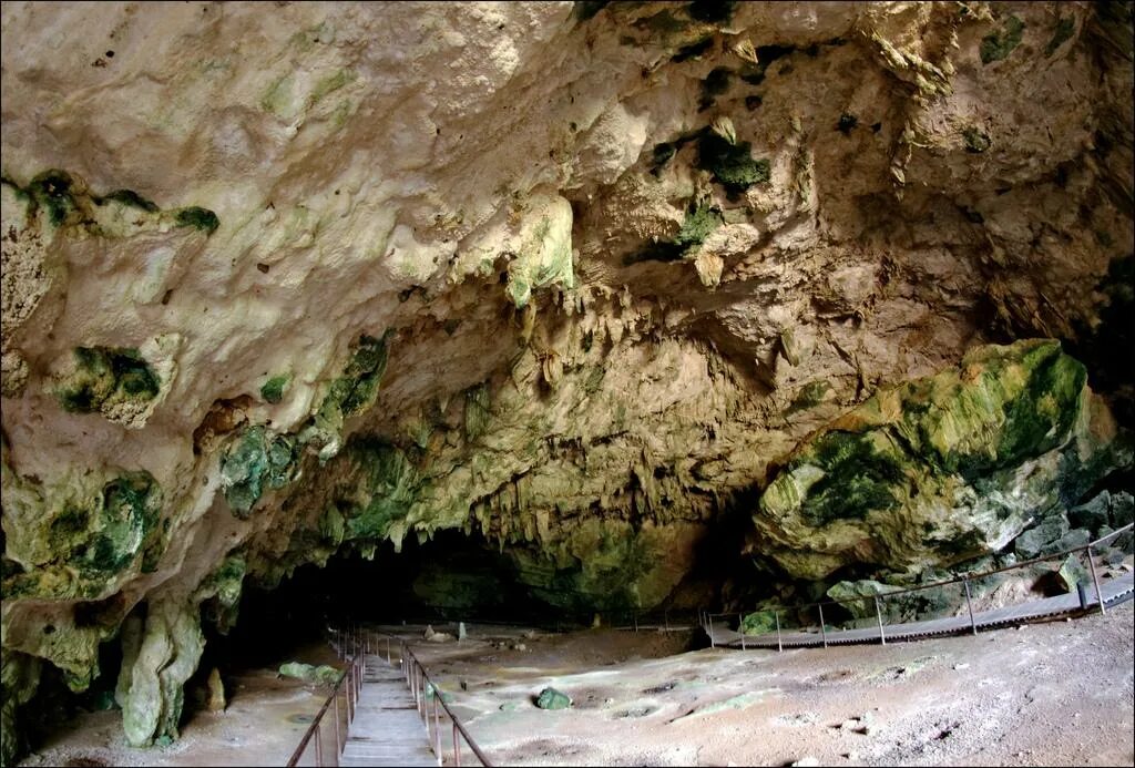 пещеры стали