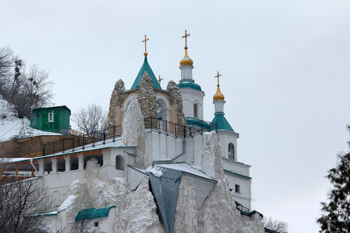 Свято успенская святогорская лавра. Святогорская Лавра Святогорск. Свято Успенский Лавра Святогорск. Святогорский Успенский монастырь зима.