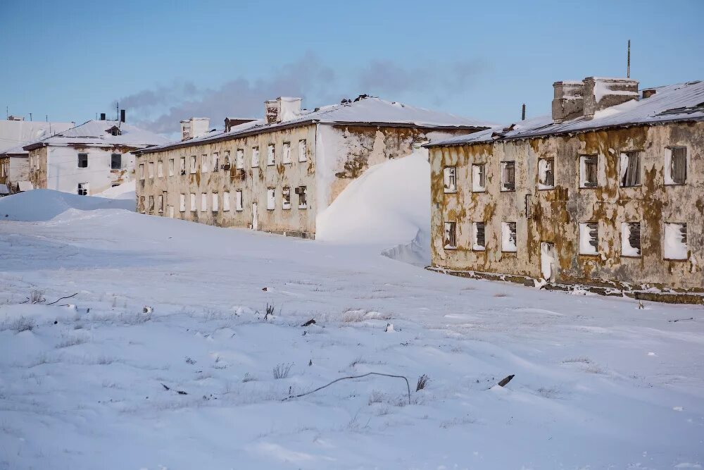 Области северных городов. Поселок Тикси Якутия. Поселок Тикси Арктика. Заброшенный городок Тикси. Тикси поселок Северный.