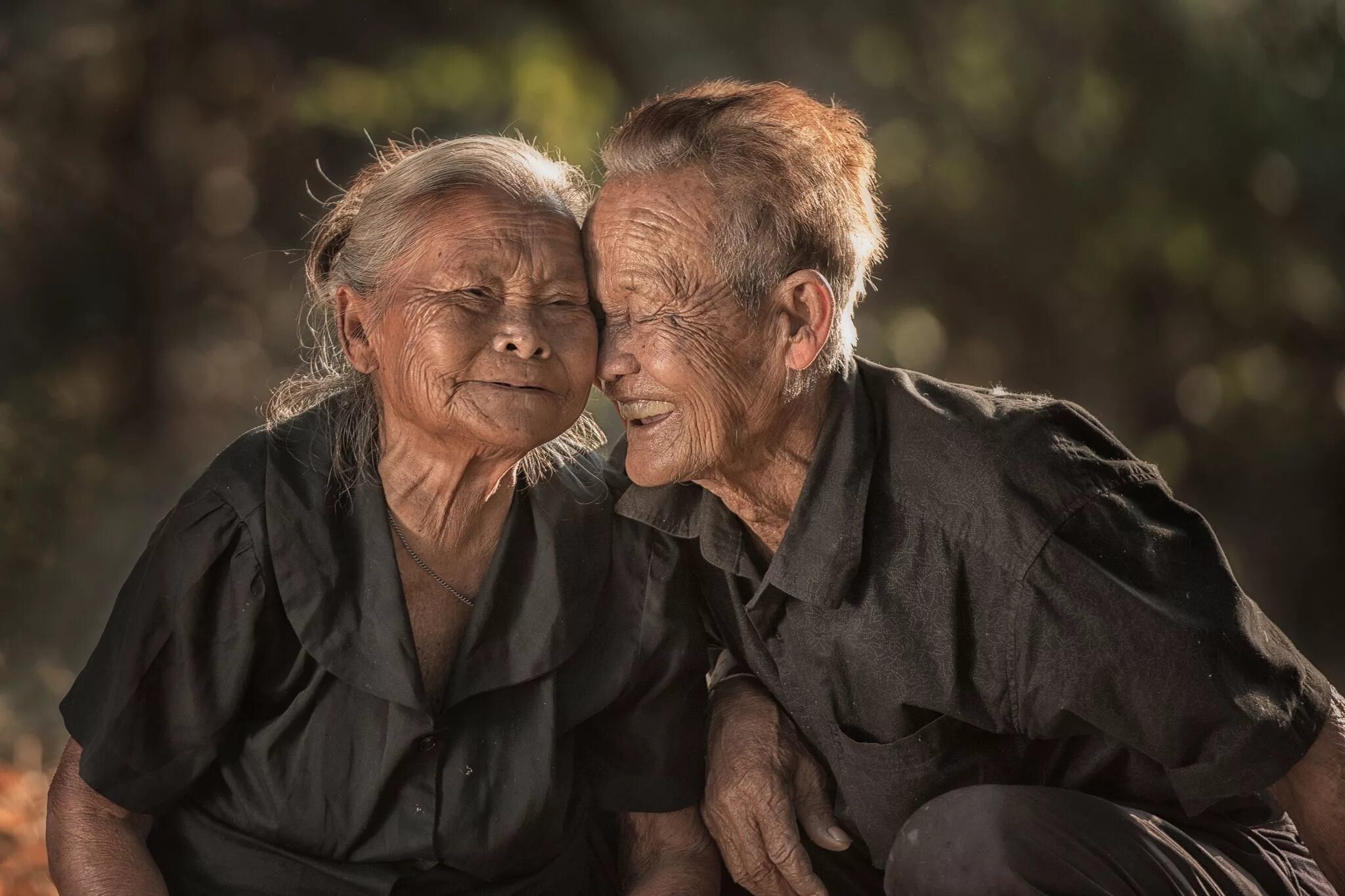 Old love new love. Пожилые Тайцы. Старый вьетнамец. Глубокая старость. Старики.