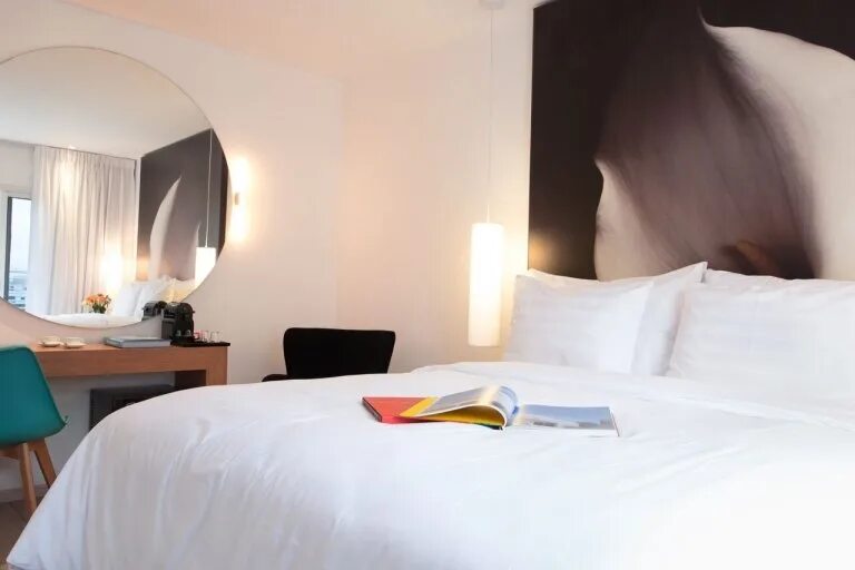 Самый дорогой отель в тель авиве. Отель артист тель. Номер тель авив. Metropolitan hotel tel aviv booking. Тель авив 2023.