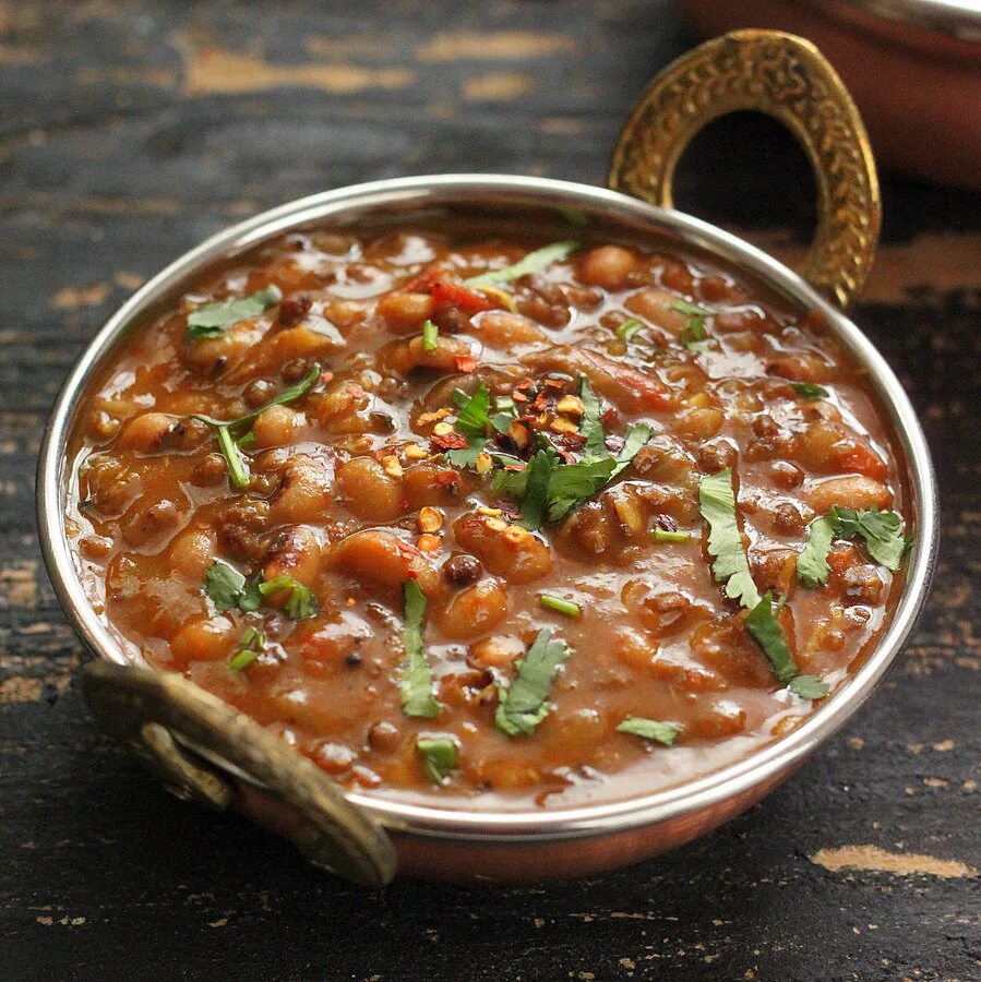 Dal Makhani блюдо. Дал макхани индийские блюда. Суп карри Индия. Индийский суп масала