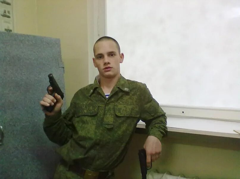 Рост гриши. Гриша солдат. Гриша Пономарев в армии. Гриша 2003 Смоленск.
