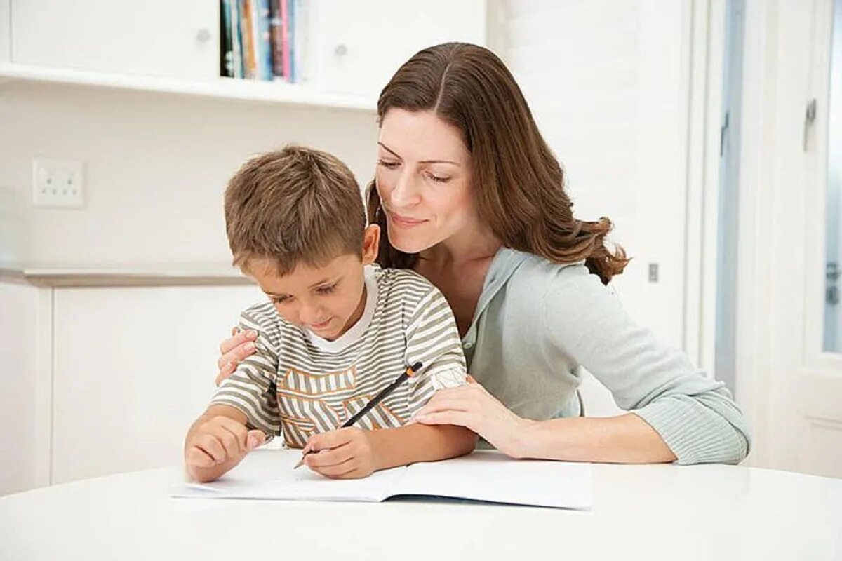 Преуспевающие родители. Похвала детей родителями. Родители и дети. Общение ребенка и взрослого. Преуспевающие родители.