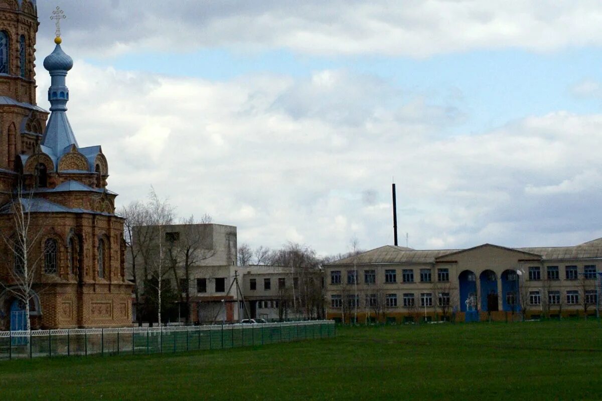 Пос новоивановский. Станица Новоивановская Новопокровского района. Новоивановское сельское поселение Новопокровский район. Незамаевский посёлокновоивановская станица. Станица Новоивановская Старая школа.