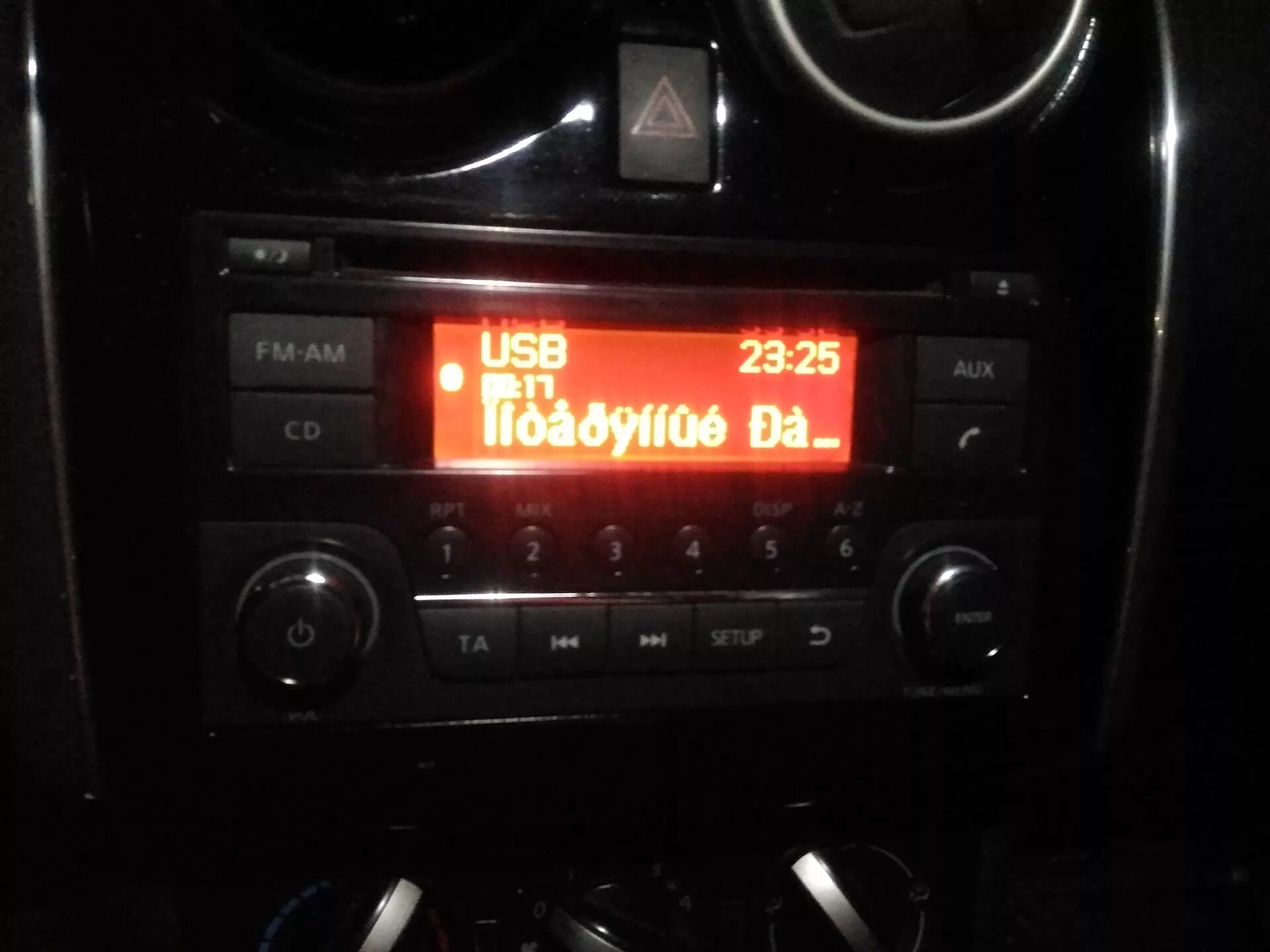 Заблокировало магнитолу кашкай. Штатная usb nissan qashqai j10. Магнитола кашкай j10 штатная. Agc-0071rf разъемы. Магнитола кашкай j10.