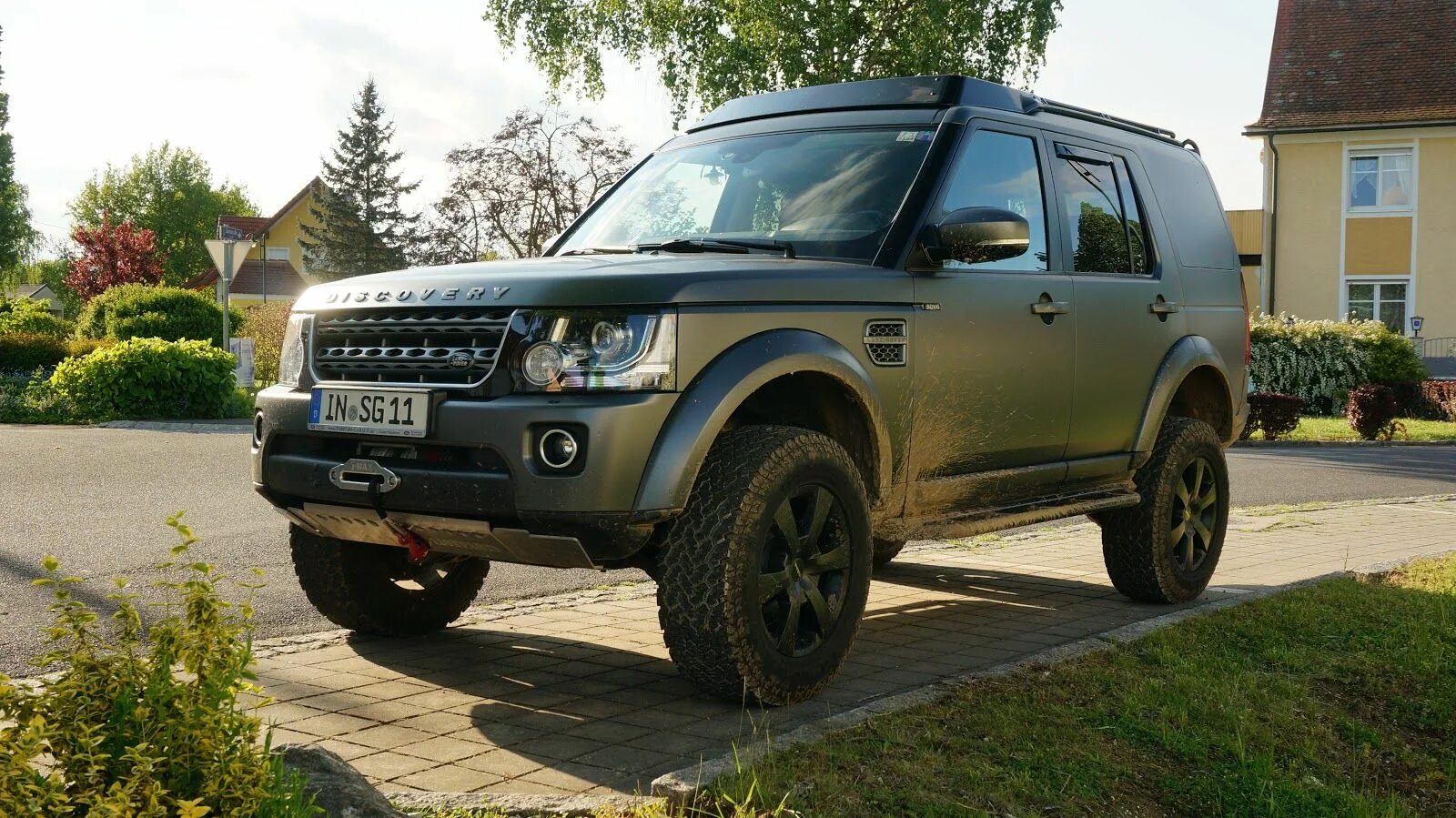 Один паладин внедорожник купить фото. Land Rover Discovery 3 Offroad. Ленд Ровер Дискавери 2 хаки. Land Rover Discovery 3 хаки. Ленд Ровер Дискавери 4 офроуд.