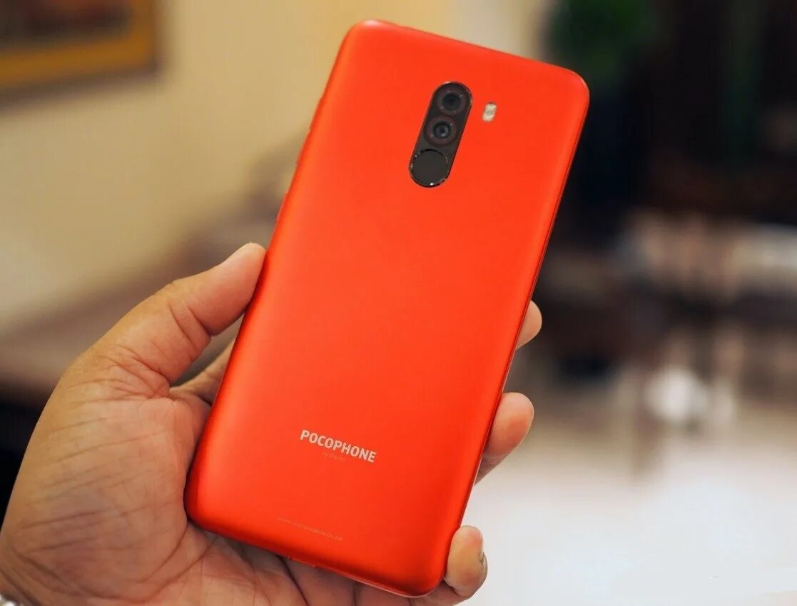 Андроид poco f 5. Красный покофон ф1. поко f1. pocophone f1 красный. poco f1 red @ blue.