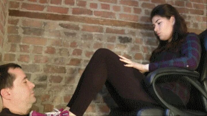 Девушки foot oil. Лижи пятки. Lick my sweaty feet. Debra - stinky feet. Lick my sweaty feet.