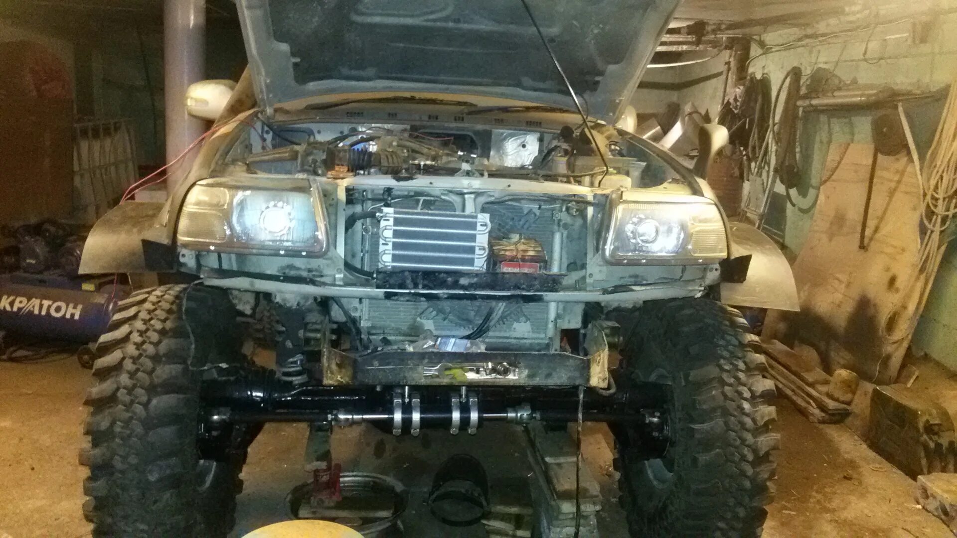 Suzuki Escudo на военных Мостах УАЗ