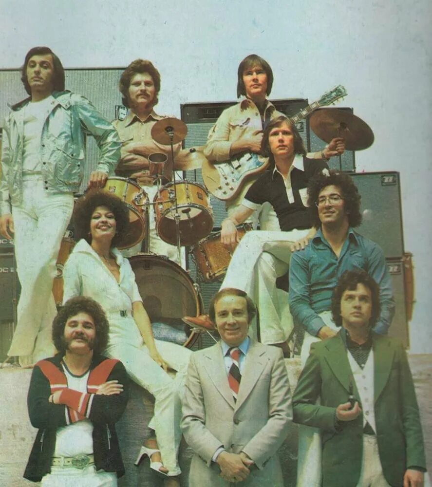 Группа весёлые ребята (ВИА). ВИА Веселые ребята 1971. Веселые ребята солист 1988. Веселые ребята кто пел
