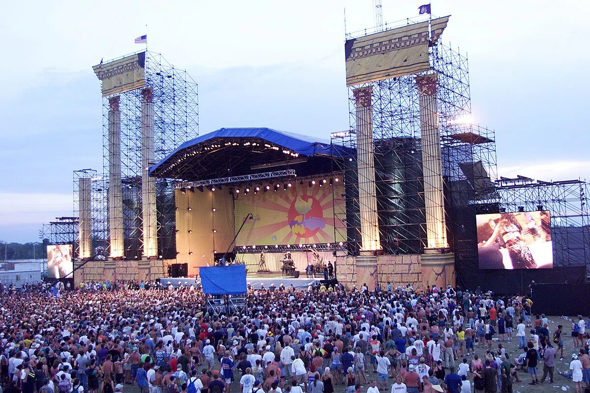 Вудсток 99. Woodstock 1999. Вудсток фестиваль 99. Сцена Woodstock 99.