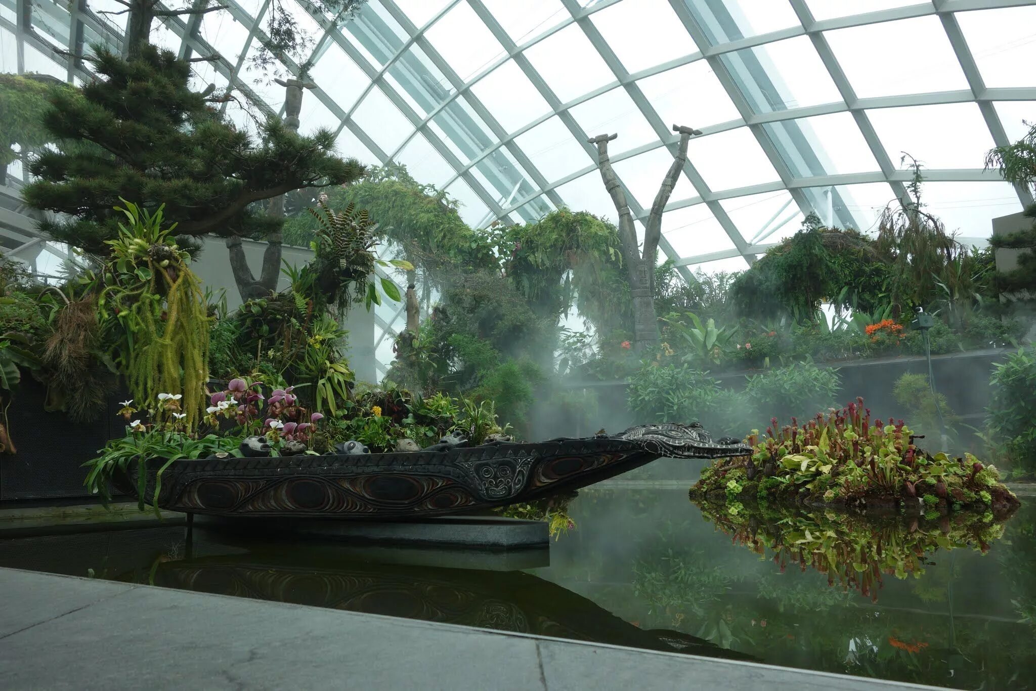 Оранжерея ночью. Сингапур оранжерея cloud forest. сингапур, оранжерея &#039;flower dome&#039;.. оранжереи flower dome и cloud forest в сингапуре.