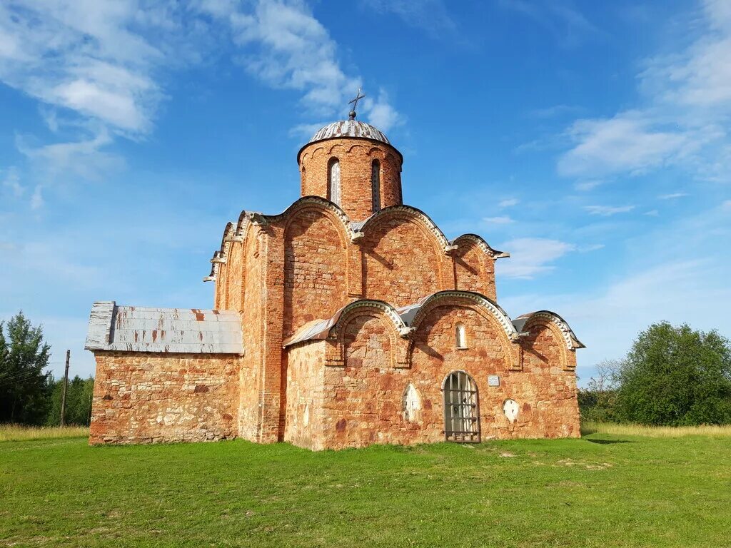 Постройка новгородская область. Церковь Спаса-Преображения на Ковалеве (1345) Новгород. Церковь Спаса на Ковалеве Новгород 1345 г. Церковь на Ковалеве Великий Новгород.