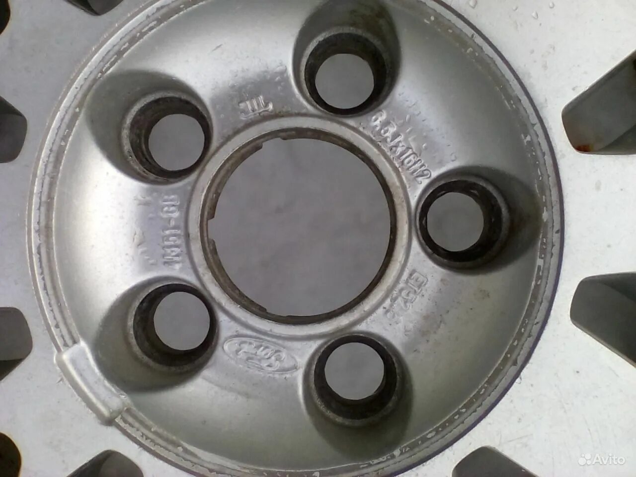 Маркировка оригинальных дисков. Маркировка оригинальных дисков. Диски volkswagen r21. Маркировка на литых дисках. Маркировка литых дисков mazda r15x5.