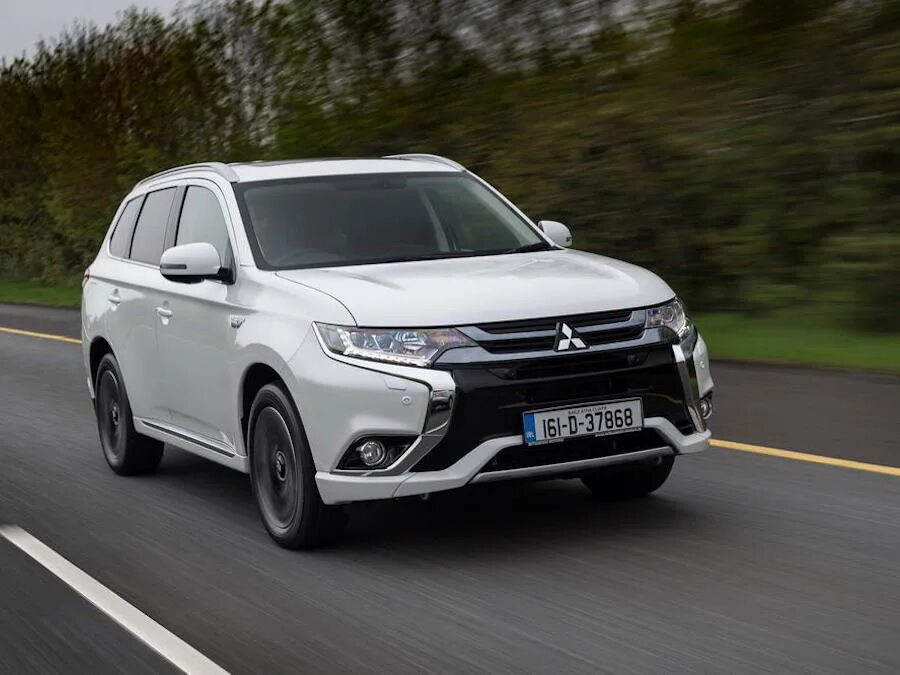 Мицубиси Аутлендер PHEV. Мицубиси Аутлендер 6. Аутлендер PHEV 2014. Mitsubishi Outlander PHEV.