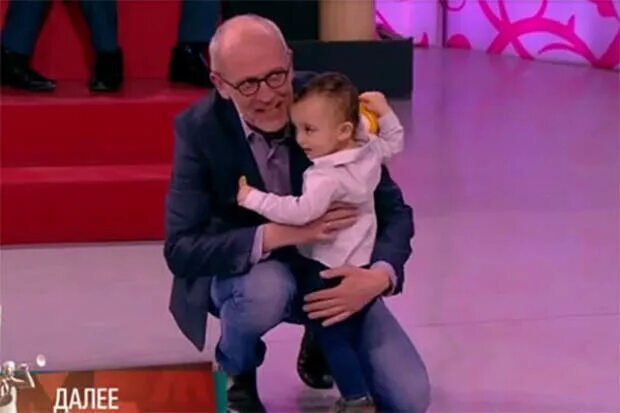 "Папа, не уходи!" - Александр Гордон ОТРЕКСЯ от 7-летней дочери! - YouTube