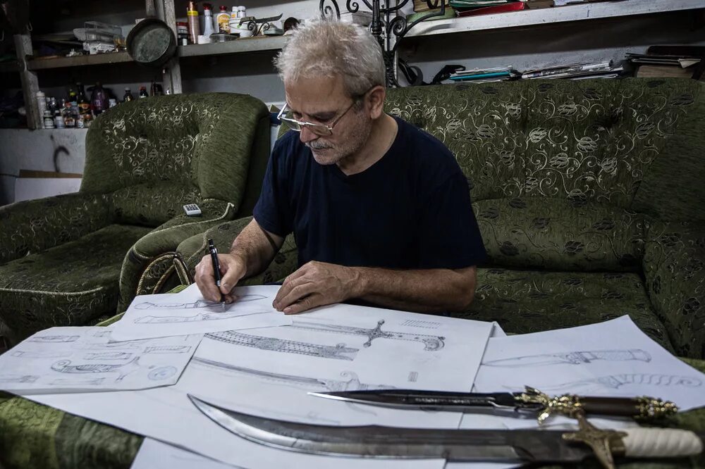 оружейное дело на руси. харбук оружие. оружейный дел мастер. оружейные мастера дагестана. оружейный дел мастер.