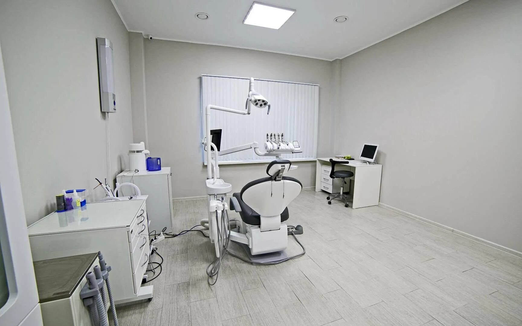 Новый логотип агентства смайл. Smile кафе. Magic smile сочи стоматология. Кафе улыбка смайл. Смайлик центр сочи.