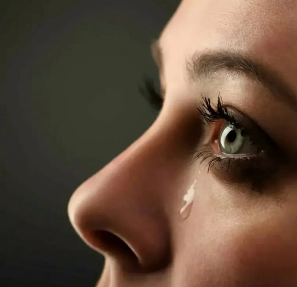 Видеоклип слезы. Слезы. Плачущая женщина. Слезы женщины. Красивые слезы.